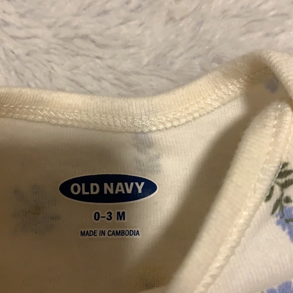(3 for $10) old navy floral bodysuit 🌸 - Picture 4 of 4